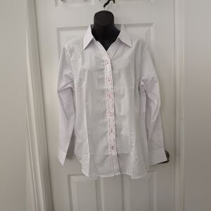 👠NWOT SWISSPORT button Down Shirt👠